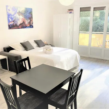 Viva Riviera Large And Quiet Studio With Balcony Apartment Cannes