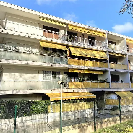 公寓 Viva Riviera Large And Quiet Studio With Balcony 戛纳